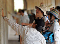 重慶租車_旅游商務(wù)會(huì)議婚慶租車服務(wù)-重慶尊呈汽車租賃有限公司